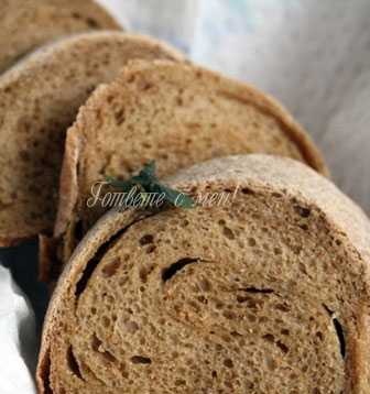 לחם סולת עם חומץ בלסמי ופרמיג'נו