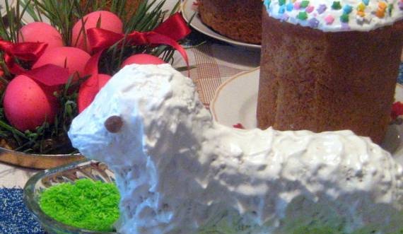 עוגת חג הפסחא "טלה" בצורת מתכת