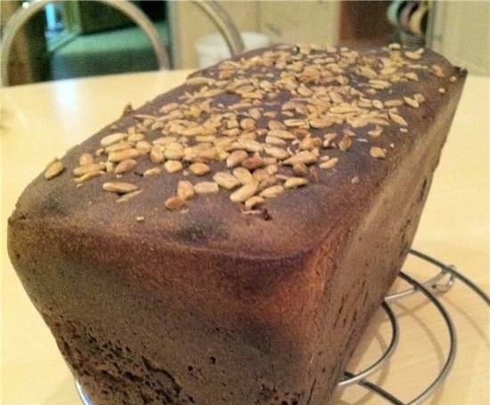 100% whole grain bread with seeds
