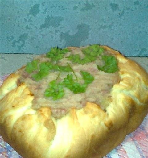 Open potato pie with meat in a bread machine
