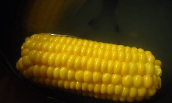 Corn on the cob in a double boiler