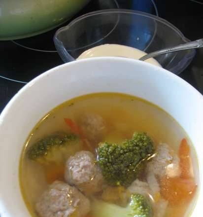 Soup with meatballs and broccoli for multicooker Redmond RMC-01