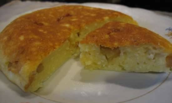 Cottage cheese-semolina casserole with apples in a multicooker Redmond RMC-01