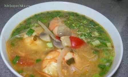 Spicy Thai soup with shrimps Tom Yam Kun