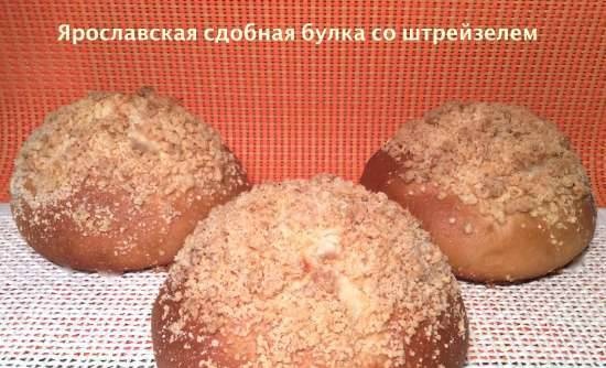 Yaroslavl bun with streusel