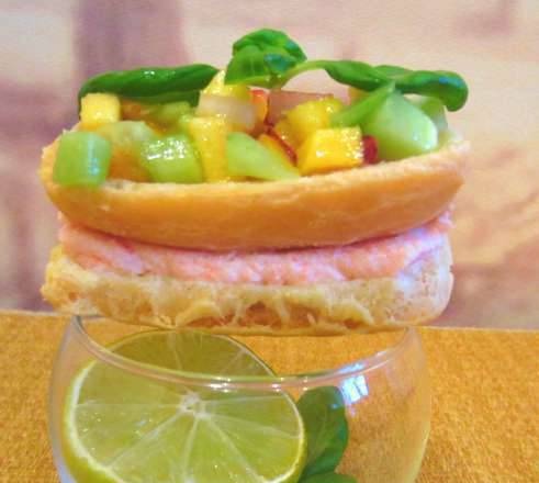 Eclairs with shrimp cream and peach tartare with cucumber