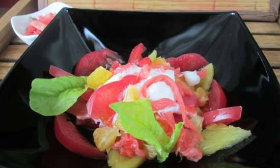 Japanese-style fruit salad with tomatoes