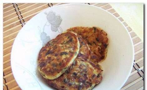 Cottage cheese pancakes, zucchini, spinach