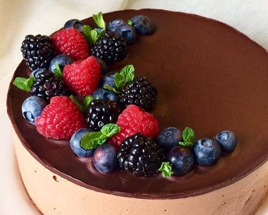 עוגה "חלב ציפורים" עם שוקולד על אגר-אגר