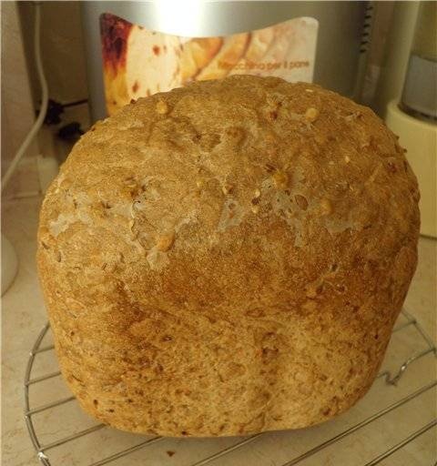 לחם מתערובת של דגני בוקר Nastyusha 8 בתוך יצרנית לחם