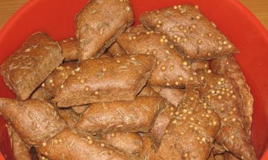 Whole-grain rye crackers
