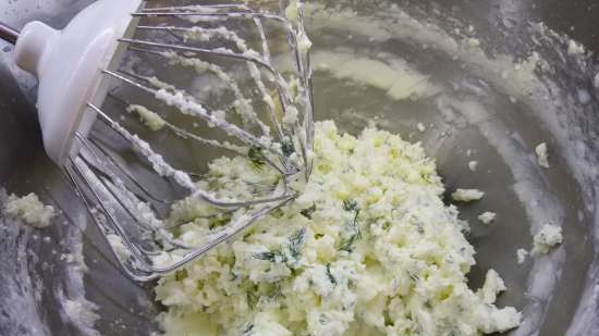 חמאה העשויה משמנת טרייה בבית