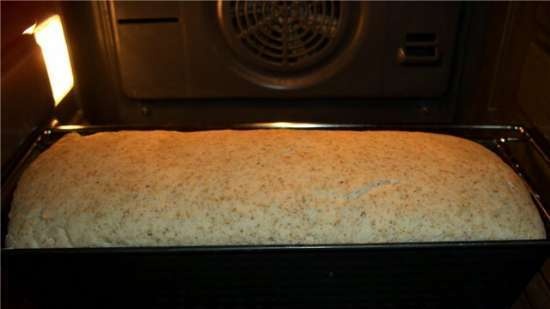 Wheat bread with the addition of multi-grain flakes and grains with cottage cheese