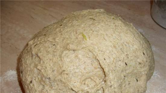 לחם שיפון חיטה העשוי מדגנים מפוזרים ודגנים