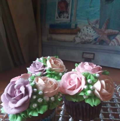 Chocolate cupcakes Summer bouquet