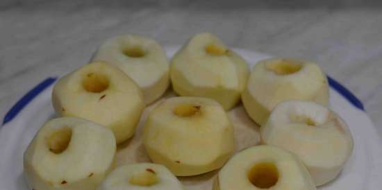 עוגת קרמל-תפוח שרלוט