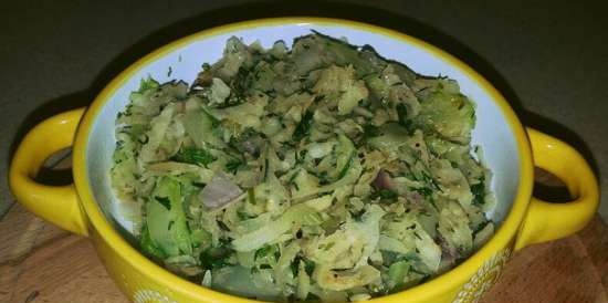Savoy cabbage cabbage rolls with celery on a cushion of green beans in a multicooker Redmond RMC-M 4502
