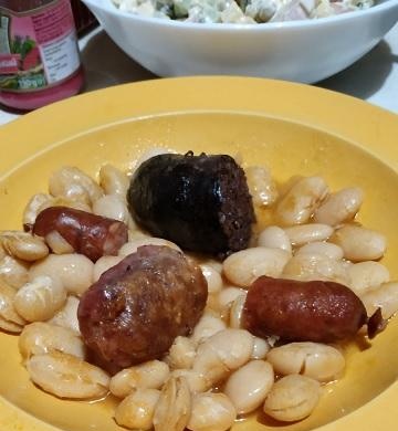 Bean soup with sausages