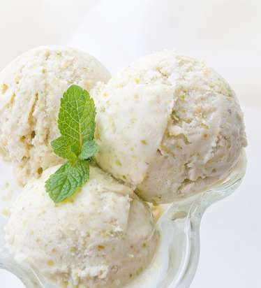 Pistachio ice cream (Brand 3812 ice cream maker)