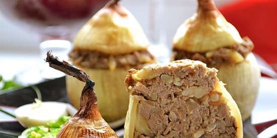 Baked onions with liver