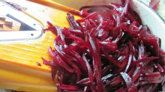Spicy pickled beets