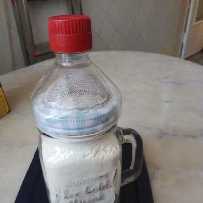 Homemade flour dispenser