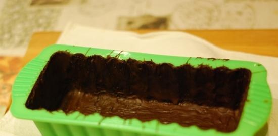 עוגת שוקולד עם מוס אוכמניות