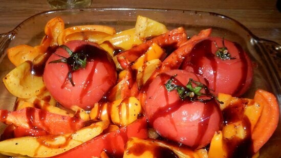 Baked vegetables with balsamic sauce