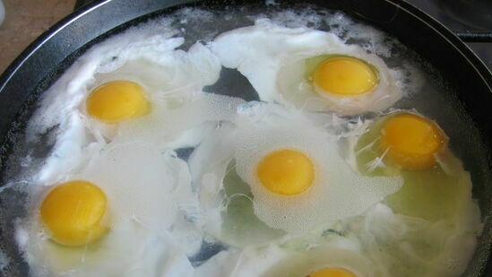 Bide bi may - eggs in water