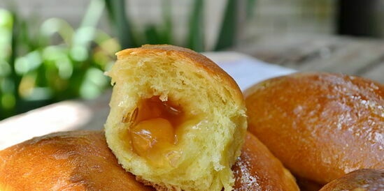 Lenten choux pastry with turmeric