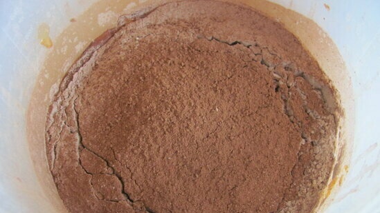 עוגות שוקולד-קפה עם מחית דלעת ומרנג