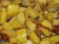 Potatoes with onions, roots and thyme