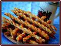Puff braids with anchovies and cumin (Kaesezoepfe mit Sardellen-Kuemmelfuelle)