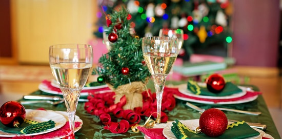 How to meet guests and hold festive feasts