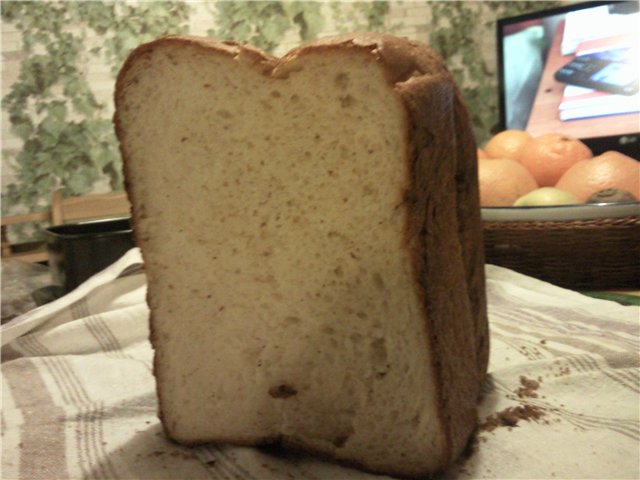 לחם חיטה על גבינת קוטג '(יצרנית לחם)
