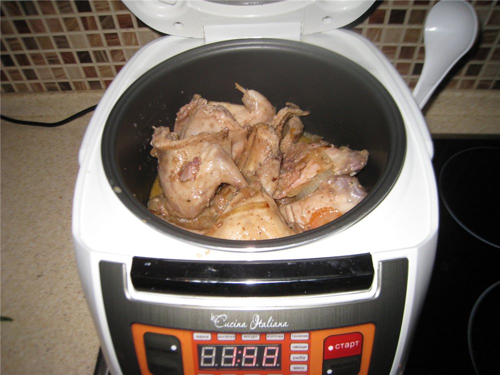Braised rabbit with chestnuts (slow cooker)