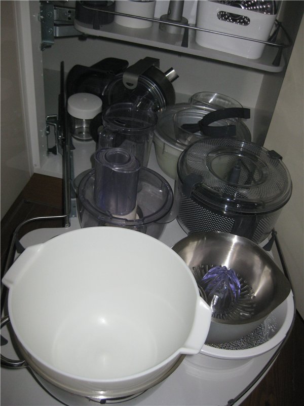 Kenwood kitchen machine: working with attachments