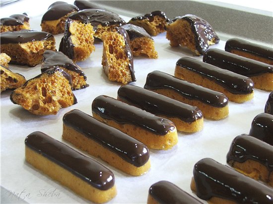 Candy "Porous caramel in chocolate" or "Honeycomb Candy"