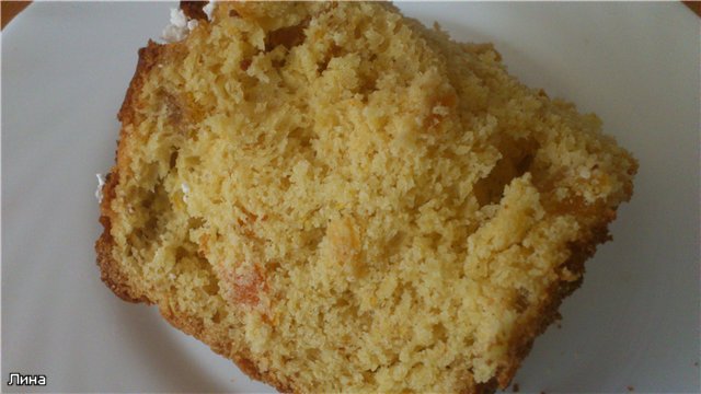 Saffron cake with dried apricots